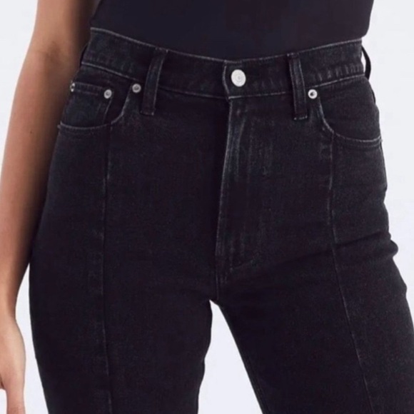 Abercrombie & Fitch The Skinny High Rise Split Hem -
Faded Black 25/0 Short - Picture 4 of 8